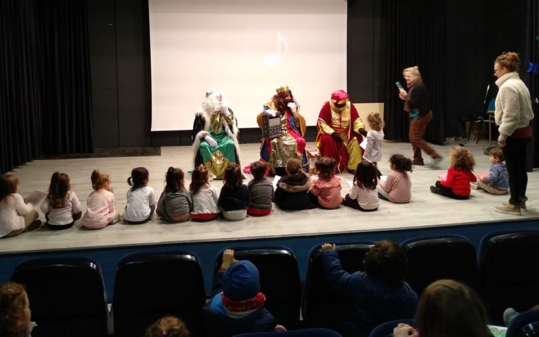 Los Reyes Magos reciben a los alumnos de Ed.Infantil